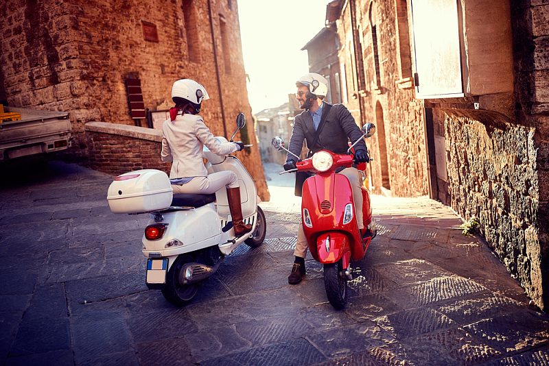 Muoversi a Ischia senza auto: bus, taxi, scooter e bici